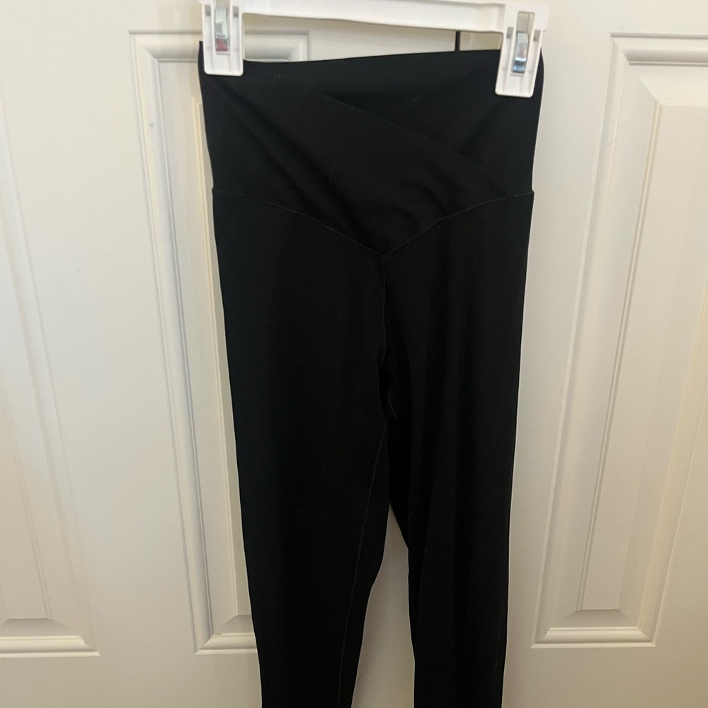 black aerie crossover leggings
